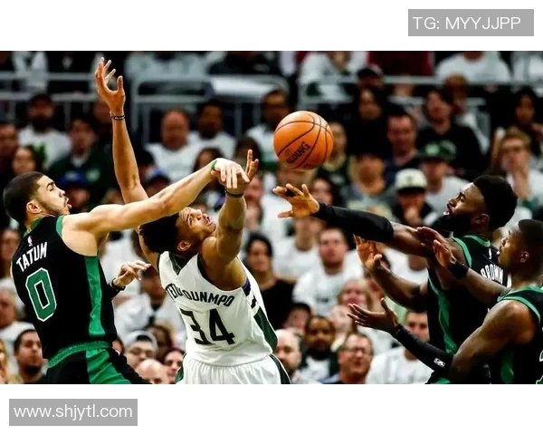 马刺与勇士常规赛对决精彩回顾球星表现与战术分析全景呈现