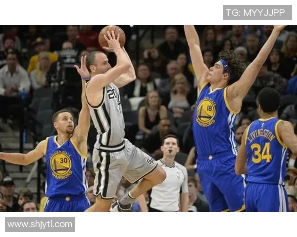 吉诺比利带领马刺对决热火的经典对抗赛回顾与精彩瞬间分析