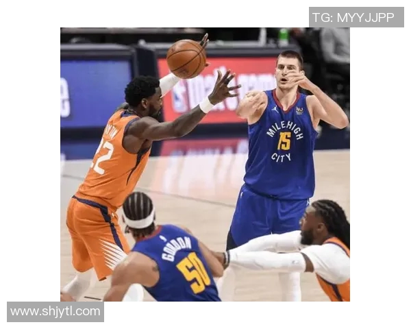 雷丁与布莱克浦激战正酣比分揭晓精彩瞬间回顾